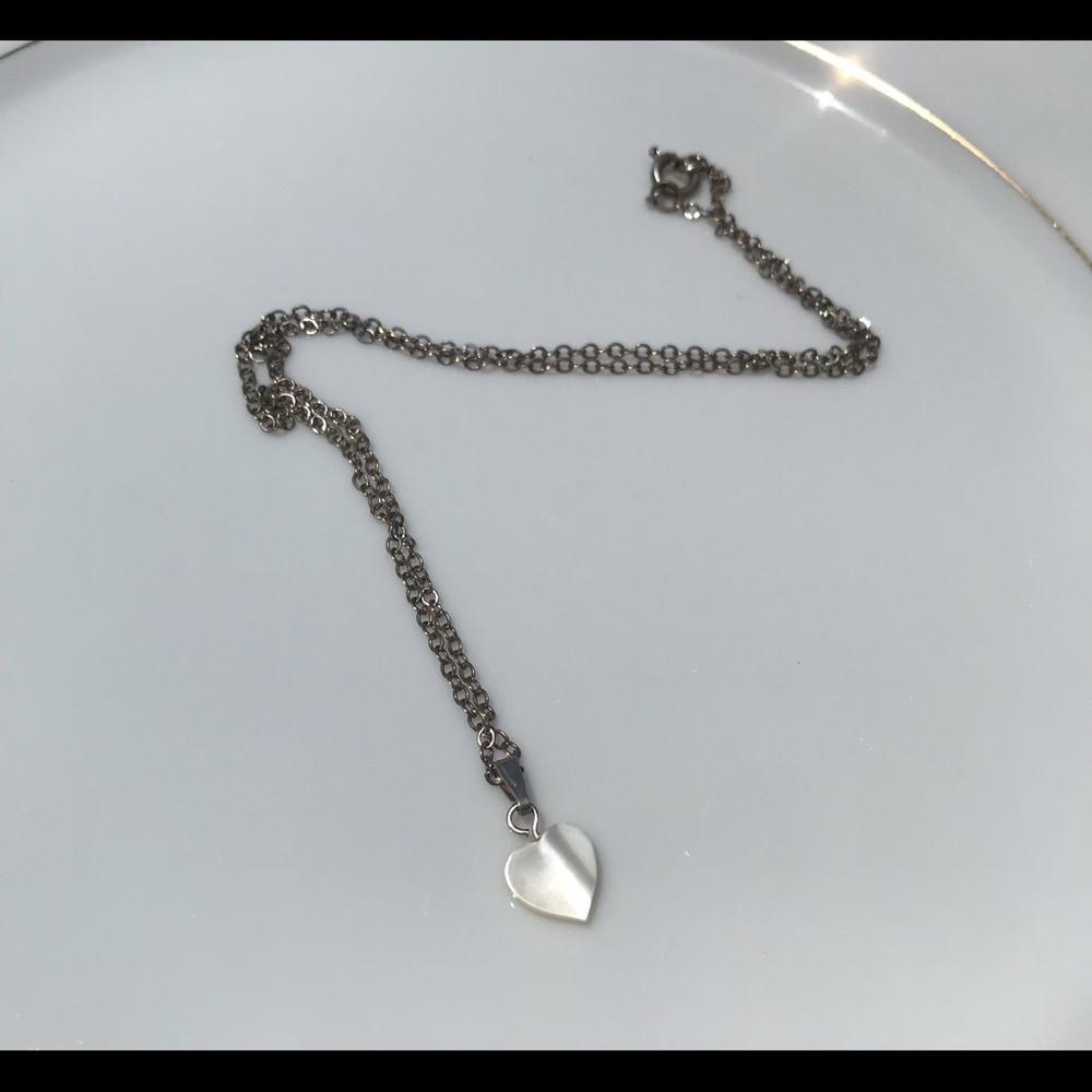 Tiny Shiny Pearly Heart shaped necklace. - Picture 9 of 10